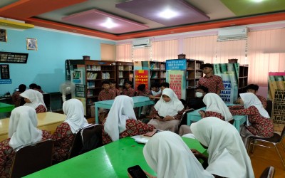 PEMBELAJARAN MENYENANGKAN DI PERPUSTAKAAN